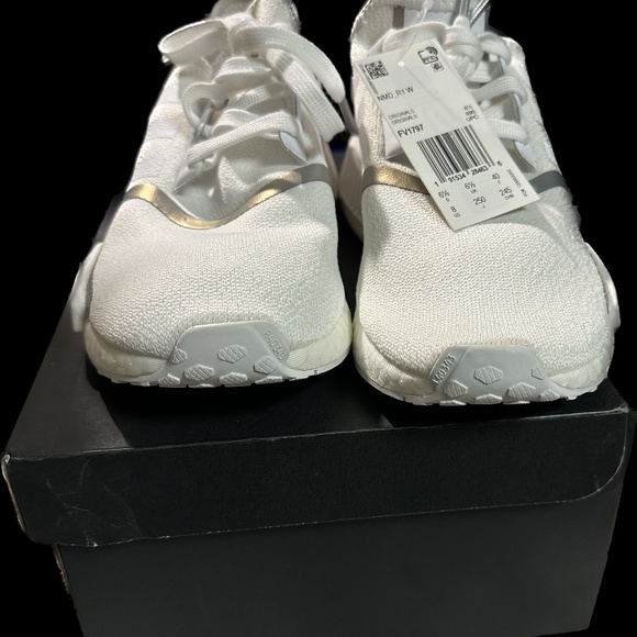 Addidaa NMDs white, and silver - Picture 1 of 8